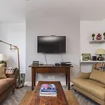 Lovely 2Br Flat 5 Mins To Tube, Fullham