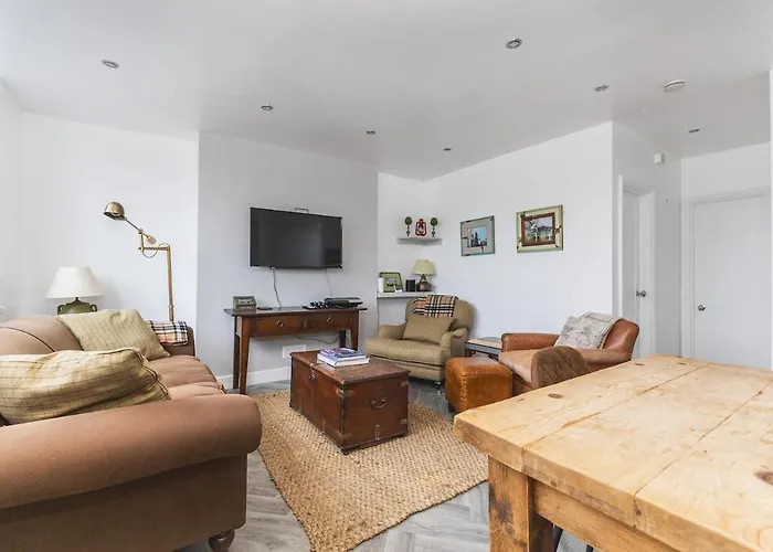Lovely 2Br Flat 5 Mins To Tube, Fullham