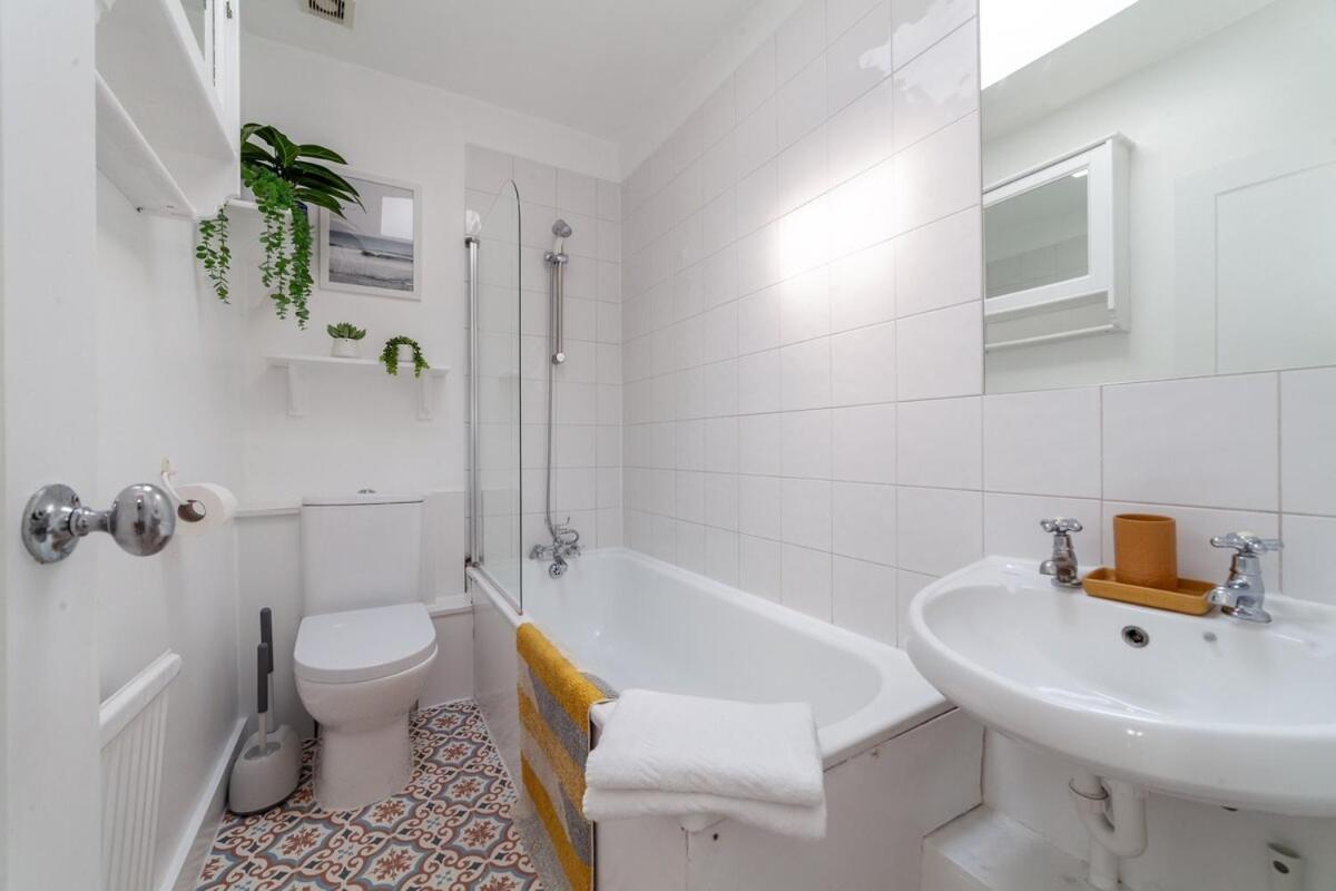 Lovely 2br Flat 5 Mins To Tube, Fullham Appartamento