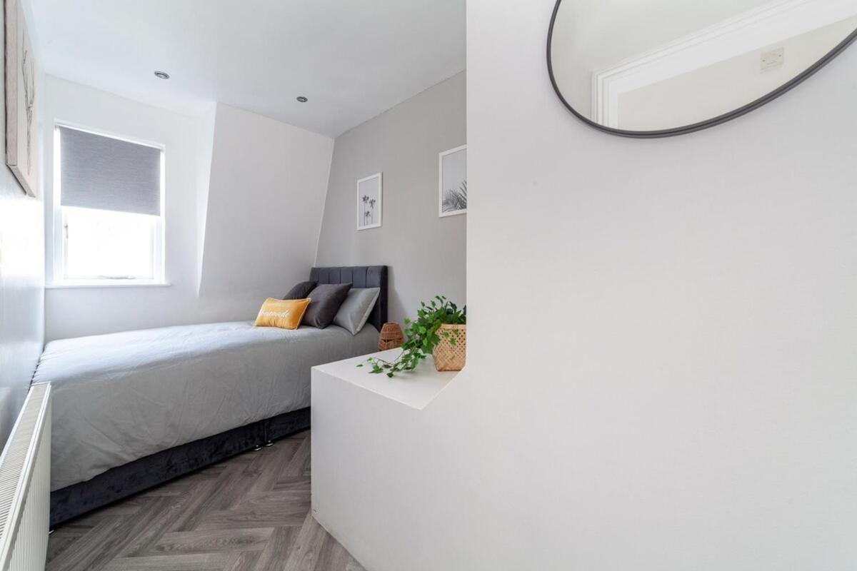 Lovely 2br Flat 5 Mins To Tube, Fullham * Londra